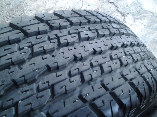 บริสโตน 255 65 17 ดอกตรูมๆ