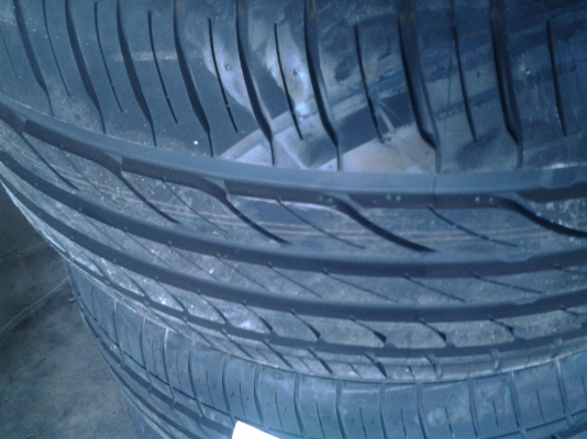 ยางใหม่ 215/40/17 ปี14