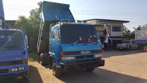 ขาย6ล้อดัมพ์ อีซูซุร็อคกี้195 ยาง8.25r16 แชชซีสวยเครื่องดี ภายในครบ แอร์ เอกสารเล่มทะเบียนพร้อม