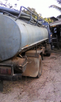 ขาย6ล้อถังน้ำอีซูซุks110 ถัง5พันลิตร สภาพพร้อมวิ่งงาน ปั๊มดูด เอกสารเล่มทะเบียนพร้อมโอน