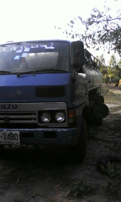 ขาย6ล้อถังน้ำอีซูซุks110 ถัง5พันลิตร สภาพพร้อมวิ่งงาน ปั๊มดูด เอกสารเล่มทะเบียนพร้อมโอน