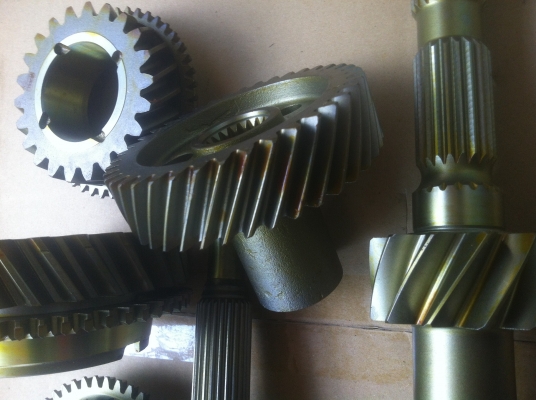 ชุดเฟืองเกียร์อีชูชุดีแมกช์ครบชุดเฟืองใหญ่กว่าเดิมรอบจัดกว่าเดิมครับ