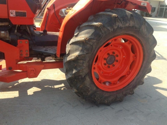 คูโบต้าm5000. ราคาถูกเพียง350000ชั่วโมงทำงาน2600