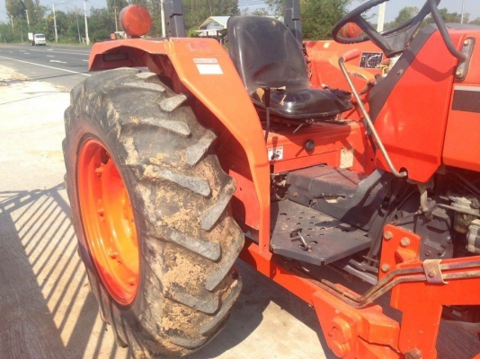 คูโบต้าm5000. ราคาถูกเพียง350000ชั่วโมงทำงาน2600