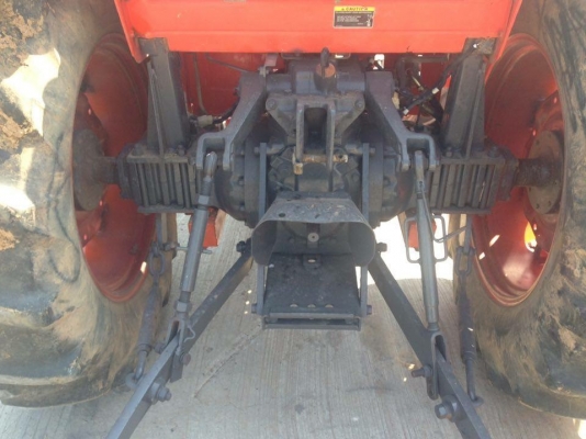 คูโบต้าm5000. ราคาถูกเพียง350000ชั่วโมงทำงาน2600