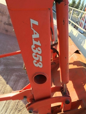 บุ้งกี๋ตักหน้าติดรถไถ คูโบต้า m8540. M9540