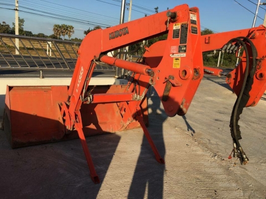 บุ้งกี๋ตักหน้าติดรถไถ คูโบต้า m8540. M9540