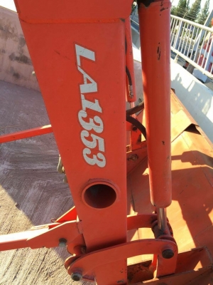 บุ้งกี๋ตักหน้าติดรถไถ คูโบต้า m8540. M9540