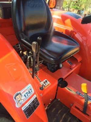 ขายคูโบต้าL3208sp พร้อมดันหน้าตราช้าง+ผาน5ตราช้าง สภาพสวยรถใช้งานน้อย ราคาเบาๆ285,000.