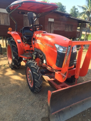 ขายคูโบต้าL3208sp พร้อมดันหน้าตราช้าง+ผาน5ตราช้าง สภาพสวยรถใช้งานน้อย ราคาเบาๆ285,000.