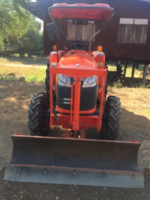 ขายคูโบต้าL3208sp พร้อมดันหน้าตราช้าง+ผาน5ตราช้าง สภาพสวยรถใช้งานน้อย ราคาเบาๆ285,000.