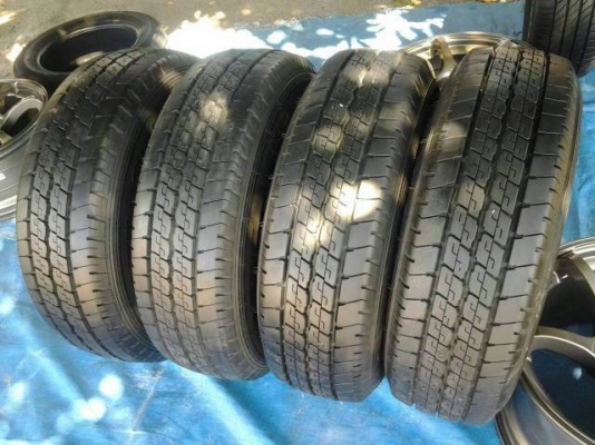 แม็กไทรทรันพร้อมยางใหม่ๆ ล้อเก่าเทิร์นได้