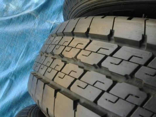 แม็กไทรทรันพร้อมยางใหม่ๆ ล้อเก่าเทิร์นได้