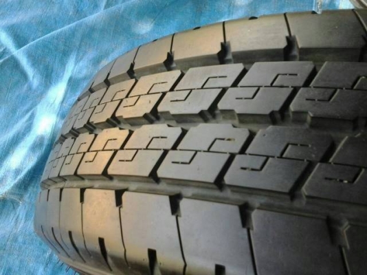 แม็กไทรทรันพร้อมยางใหม่ๆ ล้อเก่าเทิร์นได้