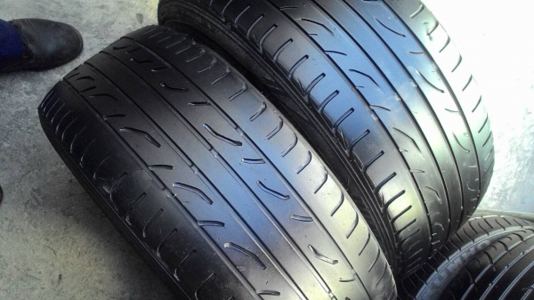 225/45R18 DUNLOP SP SPORT LM704 ปี2013 มี 2 เส้น tel.081-427-3941 ไอดีไลน์ autobot107