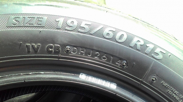 195/60R15  BRIDGESTONE ECOPIA EP200 ปี2014 ชุด 4 เส้น สวยๆ tel.081-427-3941 ไอดีไลน์ autobot107