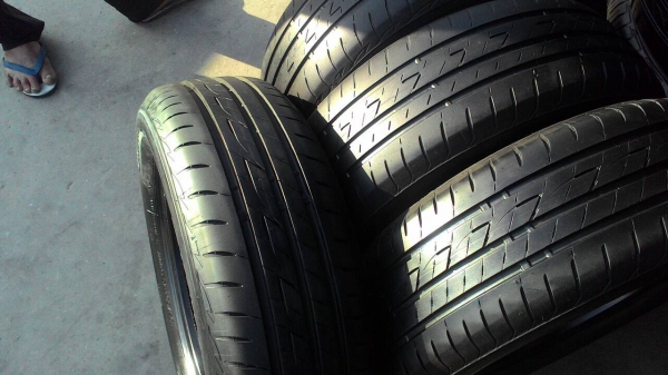 195/60R15  BRIDGESTONE ECOPIA EP200 ปี2014 ชุด 4 เส้น สวยๆ tel.081-427-3941 ไอดีไลน์ autobot107