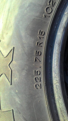 225/75R15  MICHELIN LTX A/T มี 2 เส้น tel.081-427-3941 ไอดีไลน์ autobot107