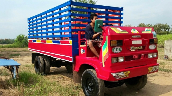 ขาย รถอีแต๋น หกล้อดั้ม เครื่องสี่สูบ สวยๆ