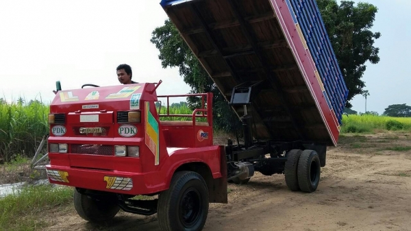 ขาย รถอีแต๋น หกล้อดั้ม เครื่องสี่สูบ สวยๆ