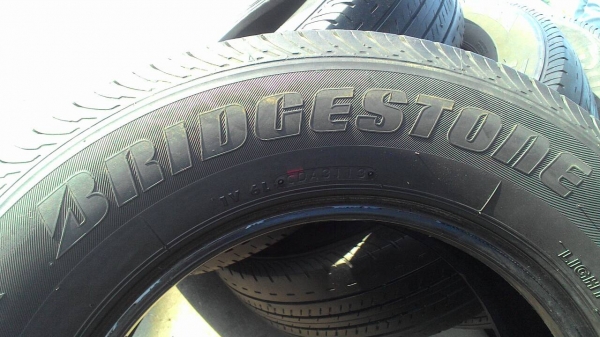 205/70R15 BRIDGESTONE DURAVIS R611 ชุด 4 เส้น tel.081-427-3941 ไอดีไลน์ autobot107 205/70R15 BRIDGESTONE DURAVIS R611 ชุด 4 เส้น tel.081-427-3941 ไอดีไลน์ autobot107