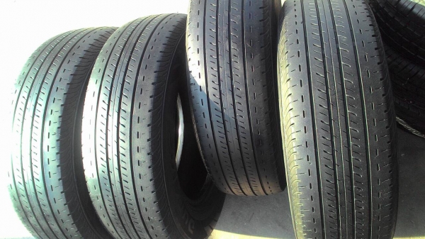 205/70R15 BRIDGESTONE DURAVIS R611 ชุด 4 เส้น tel.081-427-3941 ไอดีไลน์ autobot107 205/70R15 BRIDGESTONE DURAVIS R611 ชุด 4 เส้น tel.081-427-3941 ไอดีไลน์ autobot107