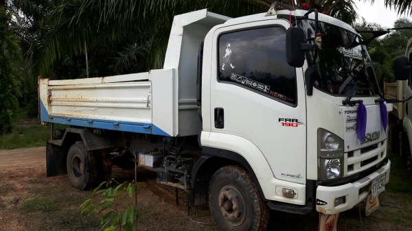 ขายรถบรรทุก 6 ล้อดัมพ์ 2 คัน ISUZU FRR210 แรงม้าปี 2554 กับ FRR190 แรงม้าปี 2555 ราคาคันละ 800000