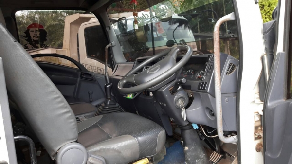 ขายรถบรรทุก 6 ล้อดัมพ์ 2 คัน ISUZU FRR210 แรงม้าปี 2554 กับ FRR190 แรงม้าปี 2555 ราคาคันละ 800000