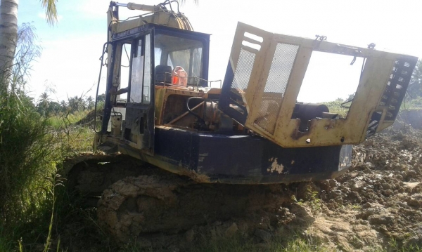 ขายรถแบคโฮ KOMATSU PC120-3 ราคา 300000