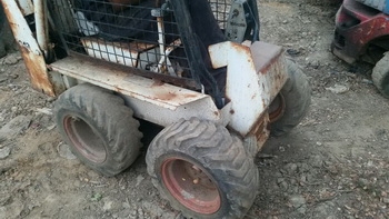 ต้อนรับปีใหม่ด้วยราคาถูกใจครับ รถตักล้อยาง BOBCAT ดีเซล 2 สูบ เก่าญี่ปุ่น = 80,000 บาท ต้อนรับปีใหม่ด้วยราคาถูกใจครับ รถตักล้อยาง BOBCAT ดีเซล 2 สูบ เก่าญี่ปุ่น = 80,000 บาท