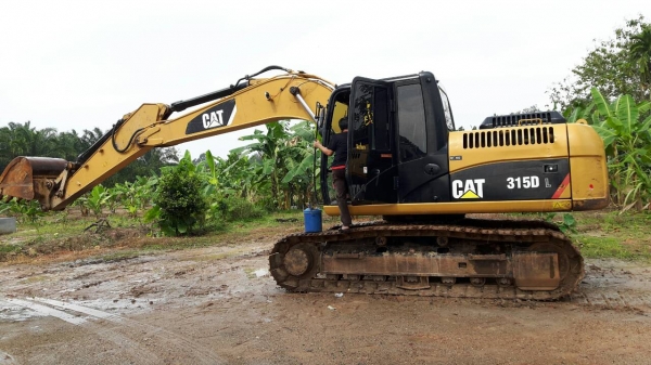 ขายรถแบคโฮ CAT 315D 8000 ชม.เอกสารอินวอย ราคา 1700000