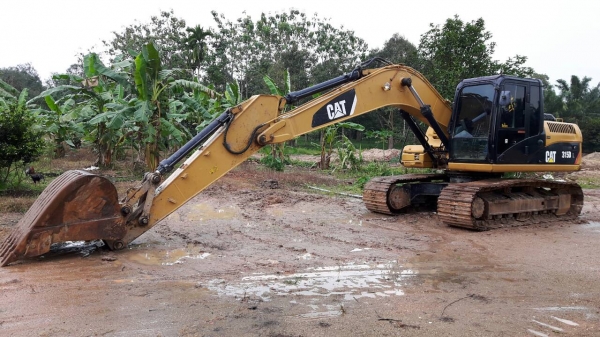 ขายรถแบคโฮ CAT 315D 8000 ชม.เอกสารอินวอย ราคา 1700000