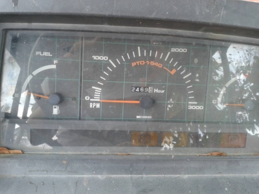 ขายรถไถ KUBOTA M9000 เอกสารเล่มทะเบียน ใบมีดดันหน้า 3 จาน 7 จาน เจาะหลุม ที่ตัดหญ้า ราคา 550000