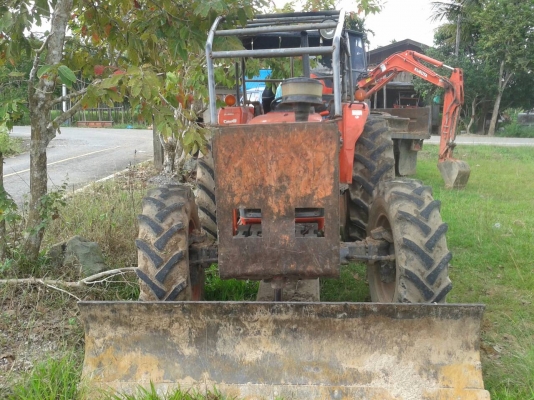 ขายรถไถ KUBOTA M9000 เอกสารเล่มทะเบียน ใบมีดดันหน้า 3 จาน 7 จาน เจาะหลุม ที่ตัดหญ้า ราคา 550000