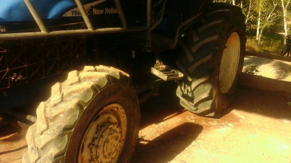 ขายรถไถ FORD TS90 ใบมีดดันหน้า 3 จาน เอกสารเล่มทะเบียน 10823 ชม.ราคา 650000