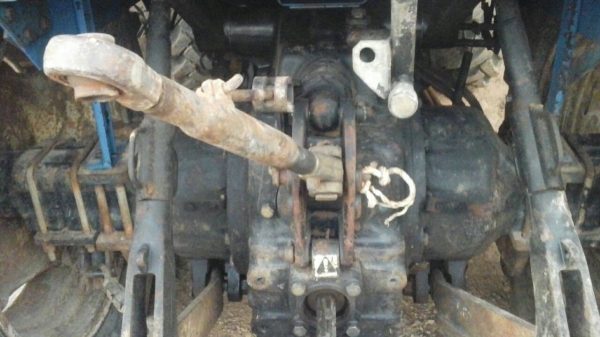 ขายรถไถ FORD TS90 ใบมีดดันหน้า 3 จาน เอกสารเล่มทะเบียน 10823 ชม.ราคา 650000