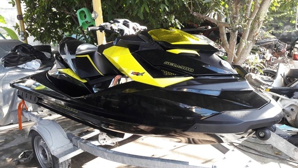 ขายเจ็สกี้260RXPปี2013ปลาย14 ใหม่มากๆวิ่งแค่29ชั่งโมง