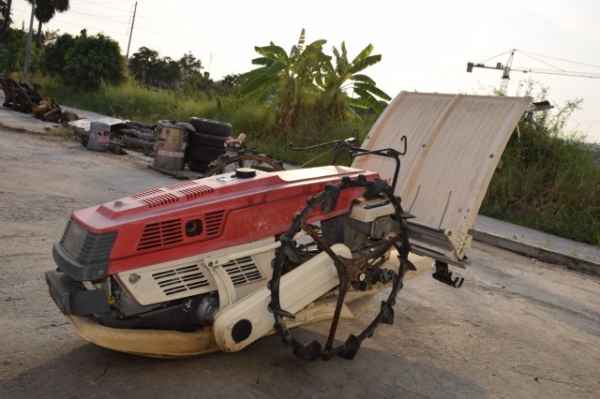 รถดำนา2แถว เก่านอก พร้อมใช้งาน ยี่ห้อ yanma ราคา 12,000บาท รถดำนา2แถว เก่านอก พร้อมใช้งาน ยี่ห้อ yanma ราคา 12,000บาท