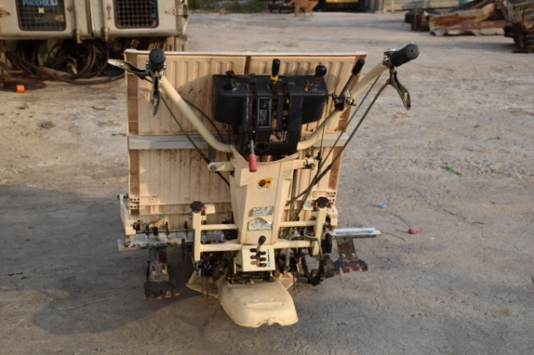 รถดำนา2แถว เก่านอก พร้อมใช้งาน ยี่ห้อ yanma ราคา 12,000บาท รถดำนา2แถว เก่านอก พร้อมใช้งาน ยี่ห้อ yanma ราคา 12,000บาท