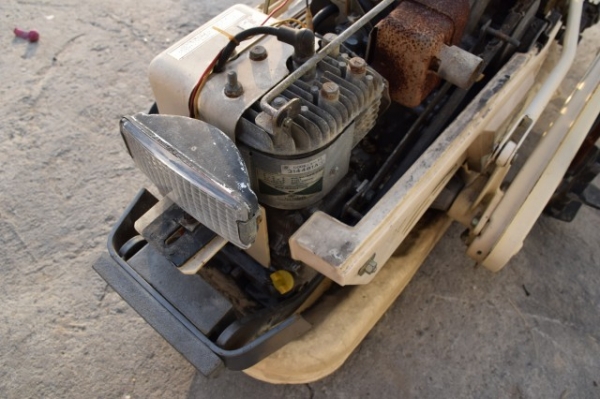 รถดำนา2แถว เก่านอก พร้อมใช้งาน ยี่ห้อ yanma ราคา 12,000บาท รถดำนา2แถว เก่านอก พร้อมใช้งาน ยี่ห้อ yanma ราคา 12,000บาท