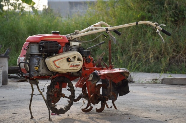 รถ พรวนดินคูโบต้า ตัวเล็ก เก่านอกพร้อมใช้งาน ราคา 11,000บาท