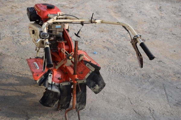 รถ พรวนดินคูโบต้า ตัวเล็ก เก่านอกพร้อมใช้งาน ราคา 11,000บาท รถ พรวนดินคูโบต้า ตัวเล็ก เก่านอกพร้อมใช้งาน ราคา 11,000บาท