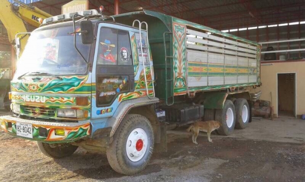 อีซูซุ 10 ล้อ FXZ13210 เกียร์ฟูเลอร์ เครืองเดิม เกียร์เดิม กะบะเนียม พร้อมใช้งานครับ