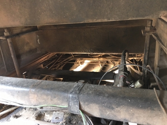 รถมิตซู 10 ล้อดั้ม FN527 - TF  220 แรงม้า.  ปี 38.  ( ขาย แม่ , ลูก. )    สนใจติดต่อ  081 - 6079515