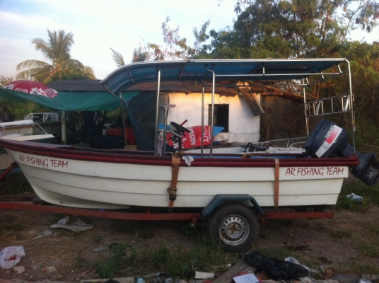 เรือเปล่าพร้อมเทเลอร์17ฟุตกว่า