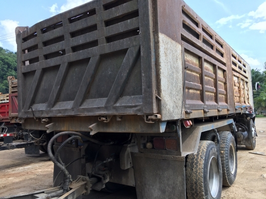 รถมิตซู 10 ล้อดั้ม FN527 - TF  220 แรงม้า.  ปี 38.     สนใจติดต่อ  081 - 6079515