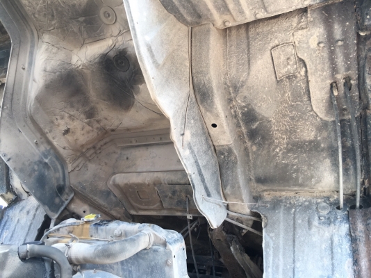 รถมิตซู 10 ล้อดั้ม FN527 - TF  220 แรงม้า.  ปี 38.     สนใจติดต่อ  081 - 6079515