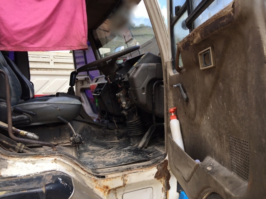 รถมิตซู 10 ล้อดั้ม FN527 - TF  220 แรงม้า.  ปี 38.     สนใจติดต่อ  081 - 6079515