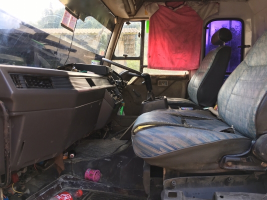 รถมิตซู 10 ล้อดั้ม FN527 - TF  220 แรงม้า.  ปี 38.     สนใจติดต่อ  081 - 6079515