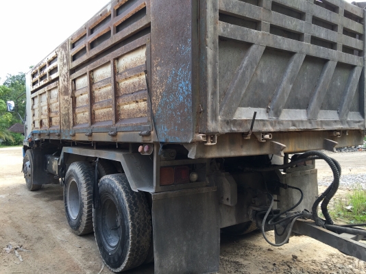 รถมิตซู 10 ล้อดั้ม FN527 - TF  220 แรงม้า.  ปี 38.     สนใจติดต่อ  081 - 6079515